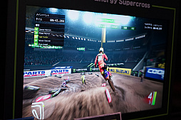 画像ギャラリー No.007のサムネイル画像 / バイクの祭典・TMCS2018に出展されていた「Monster Energy Supercross」&「TT ISLE OF MAN」を紹介。バイクの写真も