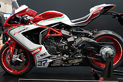 画像ギャラリー No.013のサムネイル画像 / バイクの祭典・TMCS2018に出展されていた「Monster Energy Supercross」&「TT ISLE OF MAN」を紹介。バイクの写真も