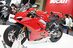 画像ギャラリー No.016のサムネイル画像 / バイクの祭典・TMCS2018に出展されていた「Monster Energy Supercross」&「TT ISLE OF MAN」を紹介。バイクの写真も