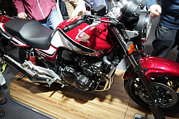 画像ギャラリー No.025のサムネイル画像 / バイクの祭典・TMCS2018に出展されていた「Monster Energy Supercross」&「TT ISLE OF MAN」を紹介。バイクの写真も