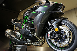 画像ギャラリー No.034のサムネイル画像 / バイクの祭典・TMCS2018に出展されていた「Monster Energy Supercross」&「TT ISLE OF MAN」を紹介。バイクの写真も