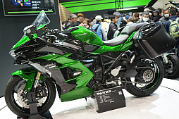 画像ギャラリー No.035のサムネイル画像 / バイクの祭典・TMCS2018に出展されていた「Monster Energy Supercross」&「TT ISLE OF MAN」を紹介。バイクの写真も