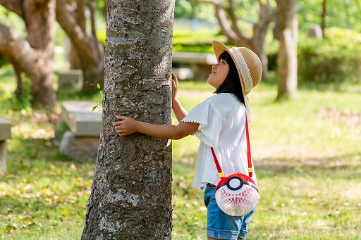 画像ギャラリー No.004のサムネイル画像 / モンスターボールの機構を再現した虫かご「モンスターボール 虫カゴ」が登場。6月1日より予約受付が開始