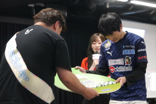 画像ギャラリー No.021のサムネイル画像 / 「ぷよぷよグランプリ 2024 ファイナル」現地レポート。公式大会初の20本先取ルールはマッキー選手がリベンジ優勝を果たす