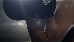 画像ギャラリー No.008のサムネイル画像 / 「ロマンシング サガ リ・ユニバース」の新TVCMが関東をはじめとする各地域にて放映スタート。CM内では武田真治さんが自慢の筋肉美を披露