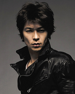 画像ギャラリー No.013のサムネイル画像 / 「ロマンシング サガ リ・ユニバース」の新TVCMが関東をはじめとする各地域にて放映スタート。CM内では武田真治さんが自慢の筋肉美を披露