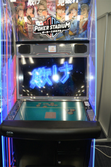 画像ギャラリー No.004のサムネイル画像 / テキサスホールデムが題材のアーケードゲーム「ポーカースタジアム」体験会レポート。駆け引きに特化したゲーム内容をプロデューサーに聞いた