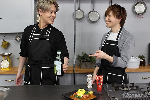 画像ギャラリー No.013のサムネイル画像 / 「あんスタ!!」新番組「CAFE CINNAMON ニキズキッチン」第1回収録現場に潜入レポート。山口智広さん&神尾晋一郎さんがスパイスカレー作りで腕を振るう!