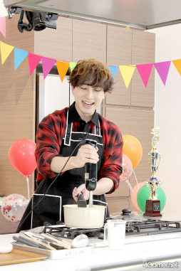 画像ギャラリー No.017のサムネイル画像 / 「あんスタ!!」配信番組「CAFE CINNAMON ニキズキッチン」第18回&第19回フォトレポート。祝・大賞受賞スペシャル!