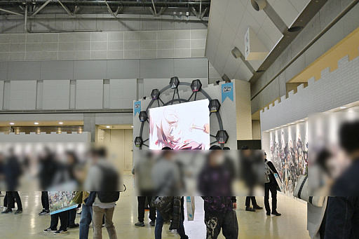 画像ギャラリー No.034のサムネイル画像 / 「アークナイツ 4th Anniversary Fes.『For You』」イベントレポート。会場には巨大なマドロックの巨像や異格オペレーターのスタンディパネルも