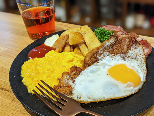 ꡼ No.008Υͥ / ΥܥեMenu 024 FINAL FANTASY VII REMAKEפ˽ФƤС֥֥󥹥إ֥פΡEGGSCHIPSפĩ