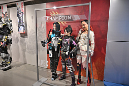 ���������꡼ No.025�Υ���ͥ������ / ����ͥå���������ץꥫ��Ÿ������Ƥ����Apex Legends Museum �� POP UP STORE�פ�����PARCO�ܴۤǳ�����
