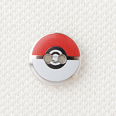 画像ギャラリー No.014のサムネイル画像 / 「ポケモンシャツ」のポロシャツがリニューアル。刺繍に21種のポケモンを追加し特製のモンスターボールボタンも