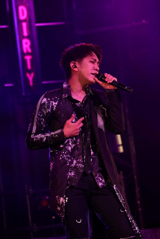 画像ギャラリー No.004のサムネイル画像 / 「ブラックスター」ライブツアー“BLACK TOUR 2022”の羽田公演レポートが公開に