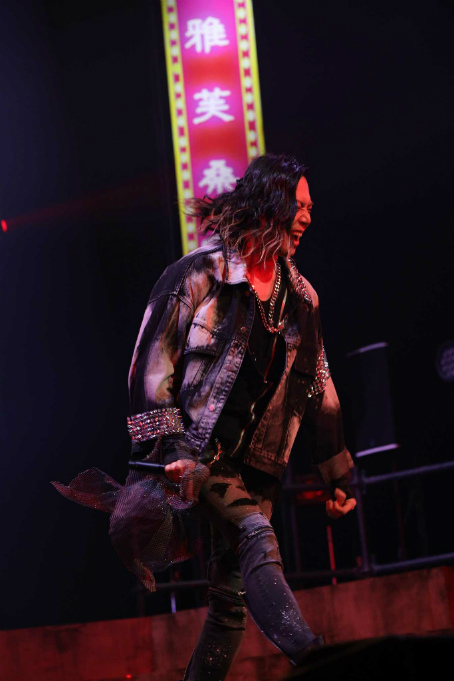 画像ギャラリー No.008のサムネイル画像 / 「ブラックスター」,ライブツアー“BLACK TOUR 2022”横浜公演の公式レポートを公開