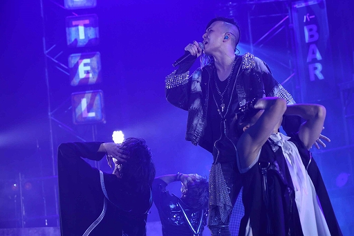 画像ギャラリー No.018のサムネイル画像 / 「ブラックスター -Theater Starless-」ライブツアー“BLACK TOUR 2022”の名古屋&羽田公演の公式レポートが公開に