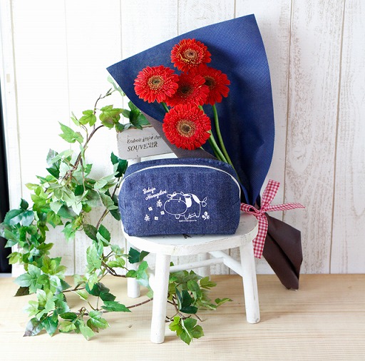 画像ギャラリー No.001のサムネイル画像 / 「牧場物語 再会のミネラルタウン」のオリジナルポーチ付きガーベラが登場