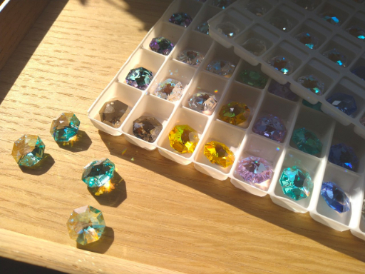 画像ギャラリー No.007のサムネイル画像 / 「推しを身に着ける」という選択。オタクのキャラクター解釈をそのままアクセサリーにしてくれる,夢のオーダー会に参加してきた