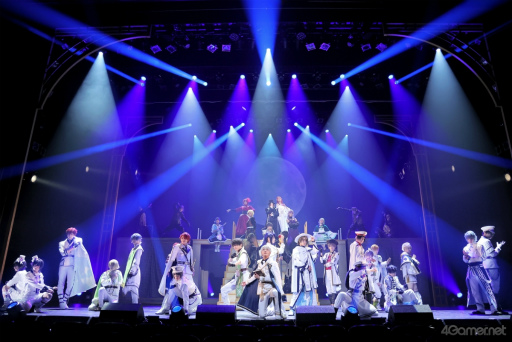 画像ギャラリー No.006のサムネイル画像 / 原作1.5部を描く「舞台『魔法使いの約束』きみに花を、空に魔法を 前編」ゲネプロレポート。人形使いと賢者の魔法使いたちの戦いが幕を開ける