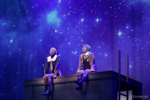 画像ギャラリー No.012のサムネイル画像 / 原作1.5部を描く「舞台『魔法使いの約束』きみに花を、空に魔法を 前編」ゲネプロレポート。人形使いと賢者の魔法使いたちの戦いが幕を開ける