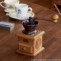 画像ギャラリー No.009のサムネイル画像 / 「ドラゴンクエスト」シリーズより,スライムの「純喫茶」風アイテムが登場。カリタ製のコーヒーミルなど