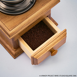 画像ギャラリー No.010のサムネイル画像 / 「ドラゴンクエスト」シリーズより,スライムの「純喫茶」風アイテムが登場。カリタ製のコーヒーミルなど