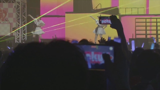 画像ギャラリー No.009のサムネイル画像 / 「ウマ娘」5th EVENT 第3公演DAY2レポート。名場面を思い起こす演出に加え,サイレンススズカ役・高野麻里佳さんの久しぶりのライブ出演も