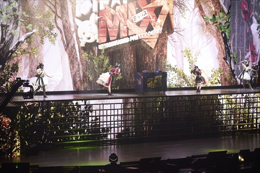 画像ギャラリー No.011のサムネイル画像 / 「ウマ娘」5th EVENT 第3公演DAY2レポート。名場面を思い起こす演出に加え,サイレンススズカ役・高野麻里佳さんの久しぶりのライブ出演も