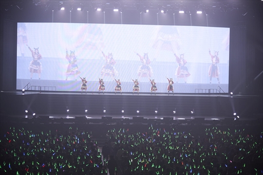 画像ギャラリー No.018のサムネイル画像 / 「ウマ娘」5th EVENT 第3公演DAY2レポート。名場面を思い起こす演出に加え,サイレンススズカ役・高野麻里佳さんの久しぶりのライブ出演も