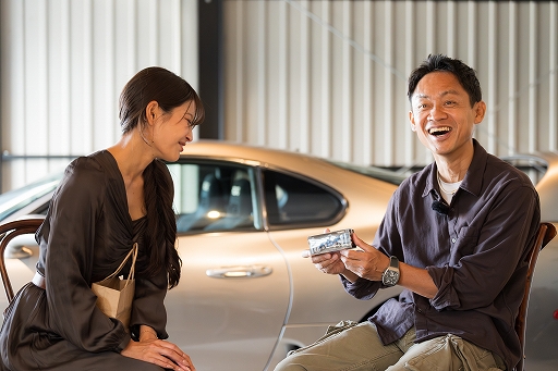 画像ギャラリー No.002のサムネイル画像 / 「レーシングマスター」,車と人との関係がテーマの新ドキュメンタリー「ハンドルの先に」を公開。初回ゲストはレーサーの脇阪寿一氏