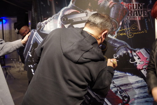 画像ギャラリー No.018のサムネイル画像 / 「GUNGRAVE G.O.R.E」発売日前夜祭レポート。DLCに関するトークで内藤泰弘氏からヴァッシュ・ザ・スタンピードの名が出る場面も