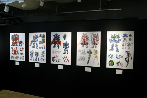 画像ギャラリー No.006のサムネイル画像 / 「スーパーロボット大戦OG展」が本日より開催。シリーズで活躍したオリジナルキャラクターたちの設定資料やイラストなどが一堂に会する