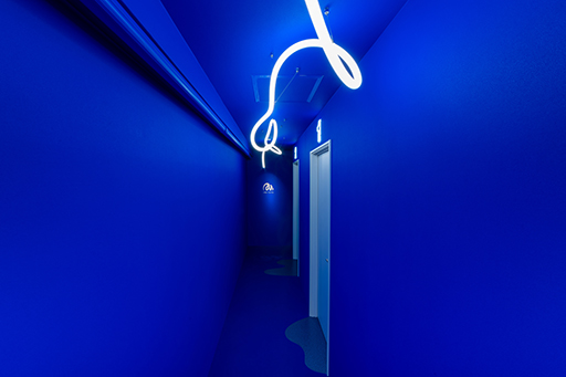 画像ギャラリー No.005のサムネイル画像 / マーダーミステリーのシナリオと連動したサラウンド音声・照明を備えた店舗「UZU TOKYO」,6月6日にオープン