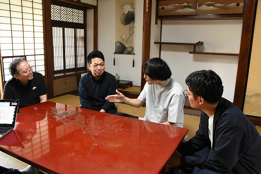 画像ギャラリー No.008のサムネイル画像 / 「違う冬のぼくら」×「都市伝説解体センター」クリエイター&パブリッシャ対談。個人開発とチーム開発,それを支える出版系パブリッシャの話