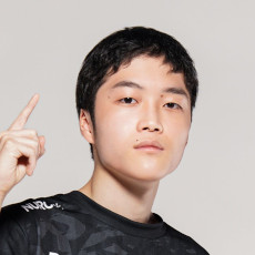 ���������꡼ No.005�Υ���ͥ������ / REJECT���������ΰ������ٱ�ץ��������ȡ�REJECT SF6 Div. YOUTH�פ�ȯ­��tako���ꡤͺ��Ϻ���ꡤeguto���ꡤ�Ҥʤ����꤬����