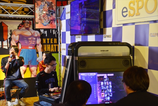 画像ギャラリー No.012のサムネイル画像 / 「ストリートファイター6 タイプアーケード」稼働記念イベントレポート。どぐら選手とかずのこ選手が来場者とガチンコ対戦!