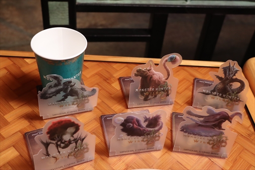 画像ギャラリー No.005のサムネイル画像 / USJ×「モンスターハンターワイルズ」コラボが期間限定で開催中。獣人族モリバーのアジトをモチーフにしたコラボレストランと,ARスタンプラリーを体験してきた