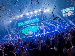 �ۥ��饤�����Υ饤�֡�hololive 5th fes. Capture the Moment�פ��顤�ۤ��Ϥ˥��ֹ⹻�����ڶʤ���Ϫ���줿��HoneyWorks stage�ɤ��ݡ���