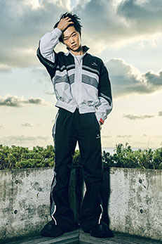 画像ギャラリー No.002のサムネイル画像 / 「ソニック・ザ・ヘッジホッグ」とプーマがコラボ。キャラクターからインスピレーションを受けたシューズやアパレルアイテムを展開