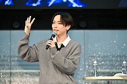 画像ギャラリー No.021のサムネイル画像 / 「DistortedCode −生者の残り香−」AGF2025ステージレポート。竹田海渡さん,赤羽根健治さん出演の新作「夕刻の町のグロブスター」も発表