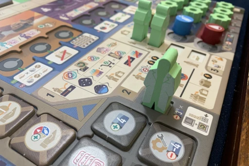 ���������꡼ No.016�Υ���ͥ������ / �Υץ쥤��ݡϽŤ��Τ˷ڤ��� ����α���ι�ԥܥɥ��֥���饯�ƥ��å������롼���פϡ��߷�Ū�ʥᥫ�˥������ܤ�椯�參�ץ���ʤ��ä�