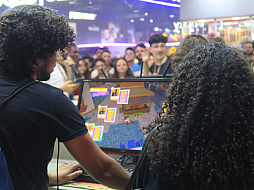 画像ギャラリー No.003のサムネイル画像 / 自作ヒーローで戦う,ストリート生まれの見下ろし型PvP。サンパウロ発のアーバンシューター「UniqKiller:Urban Shooter」