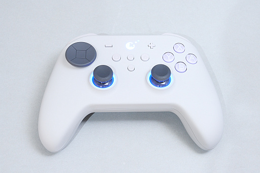 画像ギャラリー No.009のサムネイル画像 / SwitchもPCも遊ぶなら,フル対応のゲームパッドGuliKit「TT PRO Controller」「TT MAX Controller」はどうだろう? カスタム性も高く,お手頃価格だ