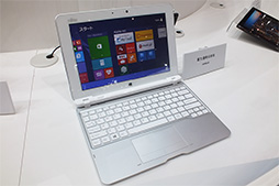 画像ギャラリー No.026のサムネイル画像 / クラウド版ドラクエXの試遊デモから各社の未発表スマホまで,CEATEC JAPAN 2013で見た最新スマホ&タブレットをレポート