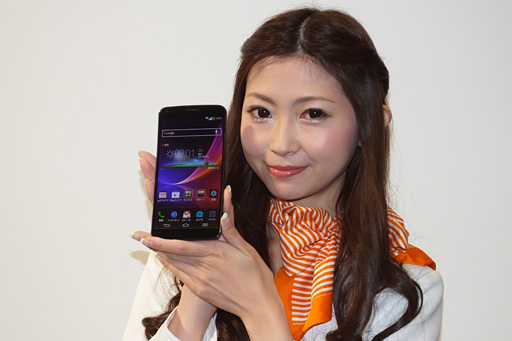 ������#002�Υ���ͥ���/KDDI��2014�ե�ǥ�Υ��ޡ��ȥե���5���ʤʤɤ�ȯɽ�����̥ܥǥ��Υ��ޥۤ�6.4������ե��֥�åȤ�����