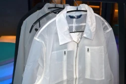 画像ギャラリー No.014のサムネイル画像 / 「Phone (3a) Community Edition」がお披露目されたポップアップイベントをレポート。90年代後半のゲーム機を思わせるデザインが魅力