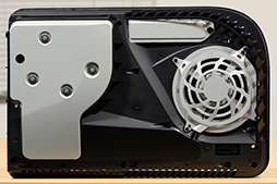 画像ギャラリー No.006のサムネイル画像 / 「PlayStation 5」分解レポート。ソニーらしいこだわりに満ちた設計を,実機をバラして改めて確認してみた