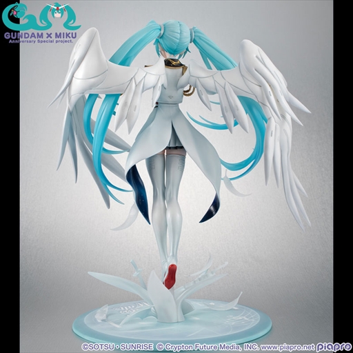 画像ギャラリー No.008のサムネイル画像 / ウイングガンダムゼロ EWモチーフの初音ミクフィギュアが登場。天使の翼が映える1/7スケールフィギュア