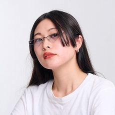 画像ギャラリー No.015のサムネイル画像 / 「HUNTER×HUNTER」から「ゲンスルーのサングラス」が解放(リリース)。「光るヒソカ」「モチモチの木Tシャツ」などを手掛けた担当者の新作