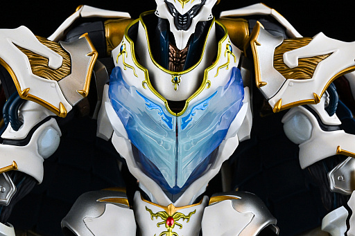 画像ギャラリー No.012のサムネイル画像 / ［レビュー］「METAL BUILD DRAGON SCALE サーバイン（白き秘宝）」ファンタジックで生体感のあるディテールが，唯一無二の存在感